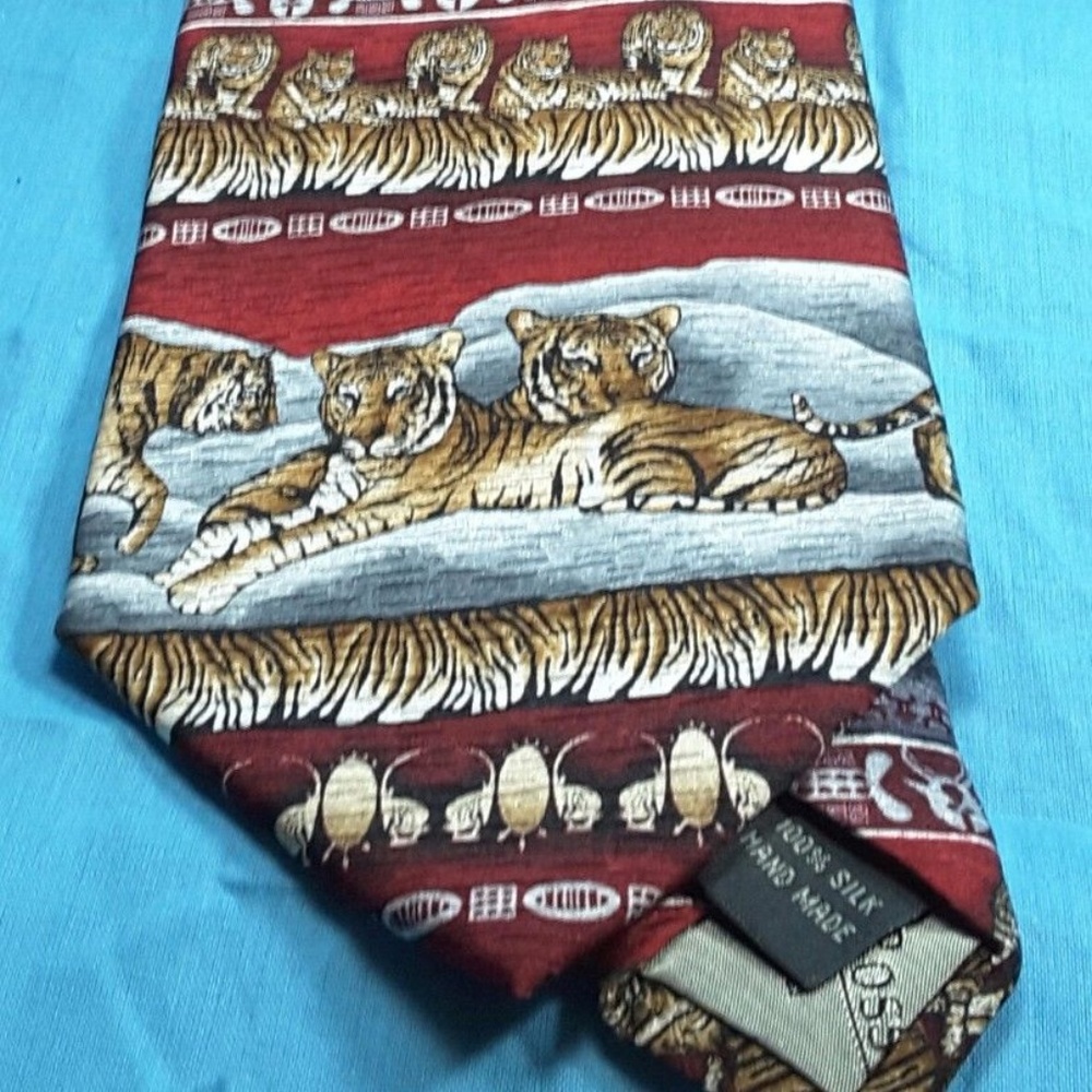 Tesoro Rosso Uomo Moda Silk Handmade 60" Tie Tiger